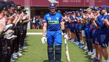 Cricket: Martin Guptill has his day in the sun as Auckland Aces honour Blackcaps great with Super Smash win over Wellington Firebirds