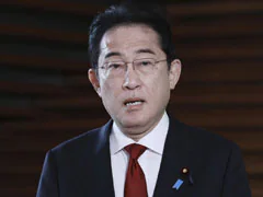 Japan PM Vows "Ceaseless" Aid As Snow Hampers Earthquake Relief Efforts