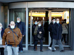 Spain Considers Nationwide Hospital Mask Rule As Flu, COVID Hit Europe