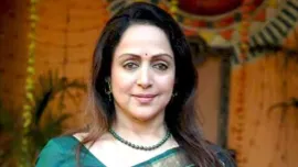 Hema Malini says Gulzar asked her to take off her wig, wear simple saris: ‘My mother said they need to be more glam’