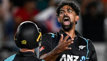 Blackcaps v Pakistan: Ish Sodhi screamer sets tone for comprehensive New Zealand T20 victory