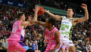 Basketball: NZ Breakers end losing run, keep ANBL finals hopes alive with dominant win over South East Melbourne Phoenix