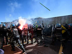 Anti-Israel Protesters Fire Smoke bombs, Flares In Clash With Cops In Italy