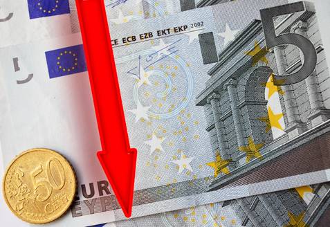 Euro sharpens decline to six-week trough on European rate prospects