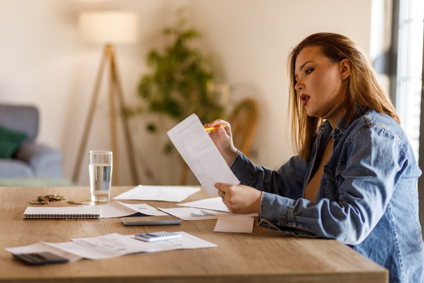 Workers are paying to get part of their paychecks early. It's 'payday lending on steroids,' one expert says