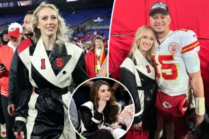 Brittany Mahomes rocks custom Chiefs version of Selena Gomez’s black-and-white trenchcoat at Ravens game