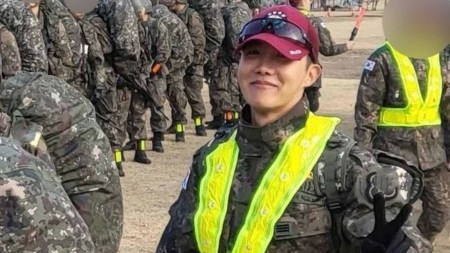 BTS’ J-Hope is all smiles as he leads soldier trainees in ruck march. See photos