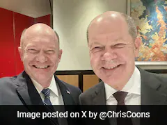 "Who Is Who?": German Chancellor Meets "Doppelganger" US Senator. See Pics