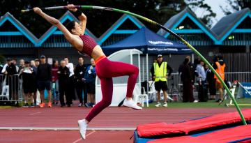 Athletics: Kiwi pole vaulter Eliza McCartney soars to world-leading mark in France