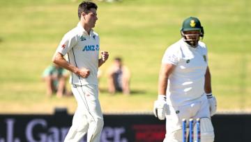 Blackcaps v South Africa: New Zealand suffer early blow after Will O'Rourke cleans up Proteas on day two