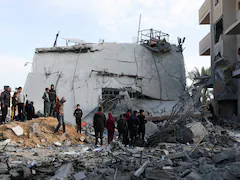 Israel Conducts Airstrikes Across Gaza, Raids Largest Functioning Hospital