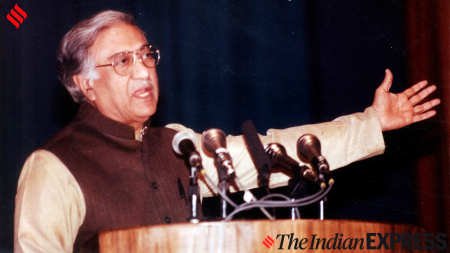 Ameen Sayani, the golden voice of India that revolutionised radio presentation, falls silent