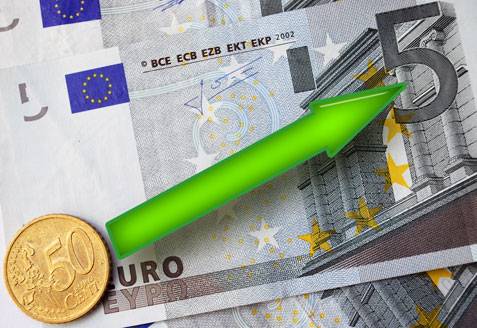 Euro reaches 3-week high ahead of major European data