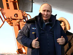 Putin's Nuclear Reminder To West With Flight On Supersonic Bomber Aircraft