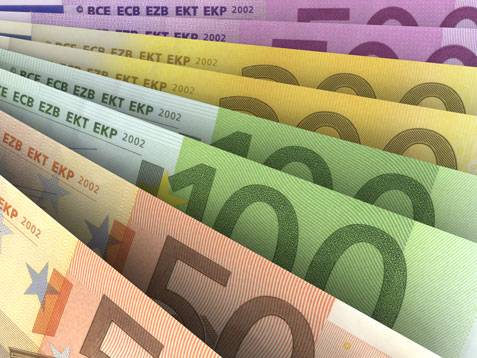 Euro on track for best weekly performance in 2024