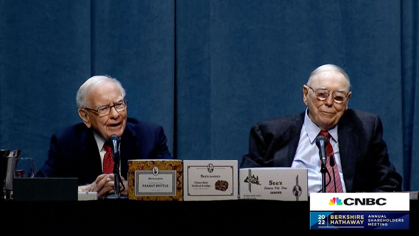 Warren Buffett says Berkshire may only do slightly better than the average company due to its sheer size