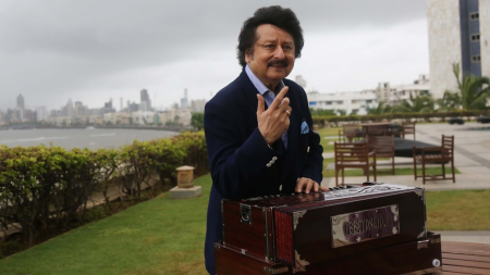 Pankaj Udhas ghosted ‘Chitthi Aayee Hai’ producer as he was afraid of acting, his elder brother had to step in