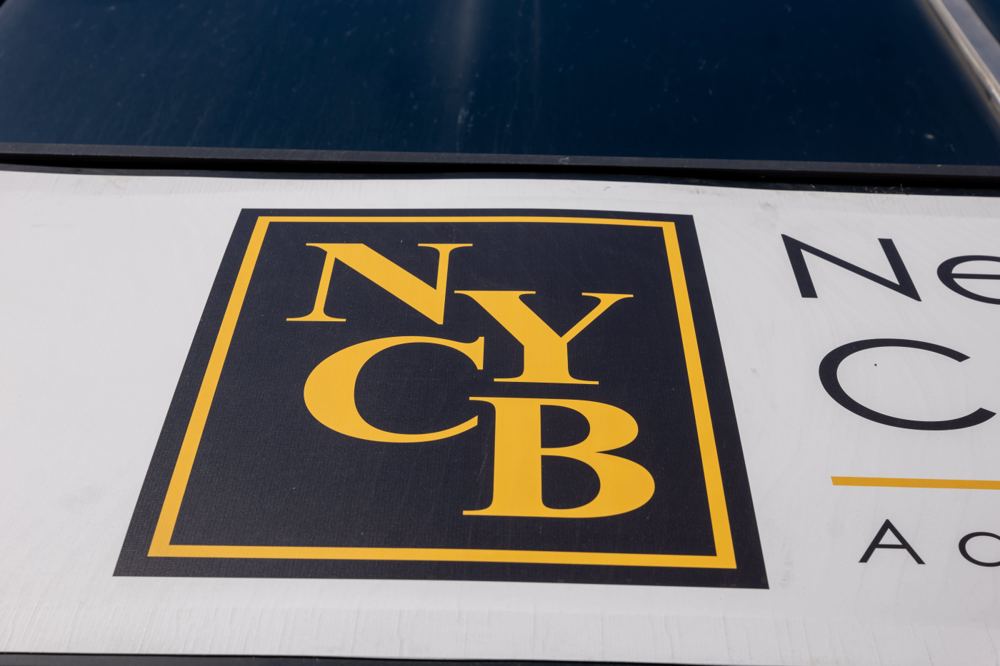 Shares of NYCB fall 18% after bank discloses 'internal controls' issue, CEO change