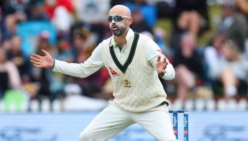 Blackcaps v Australia: Spinner Nathan Lyon strikes important blow to chances of NZ test victory at Wellington