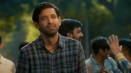 Vikrant Massey burnt his skin prepping up to play IPS Manoj Kumar in 12th Fail: ‘Vidhu Vinod Chopra shot me without makeup’