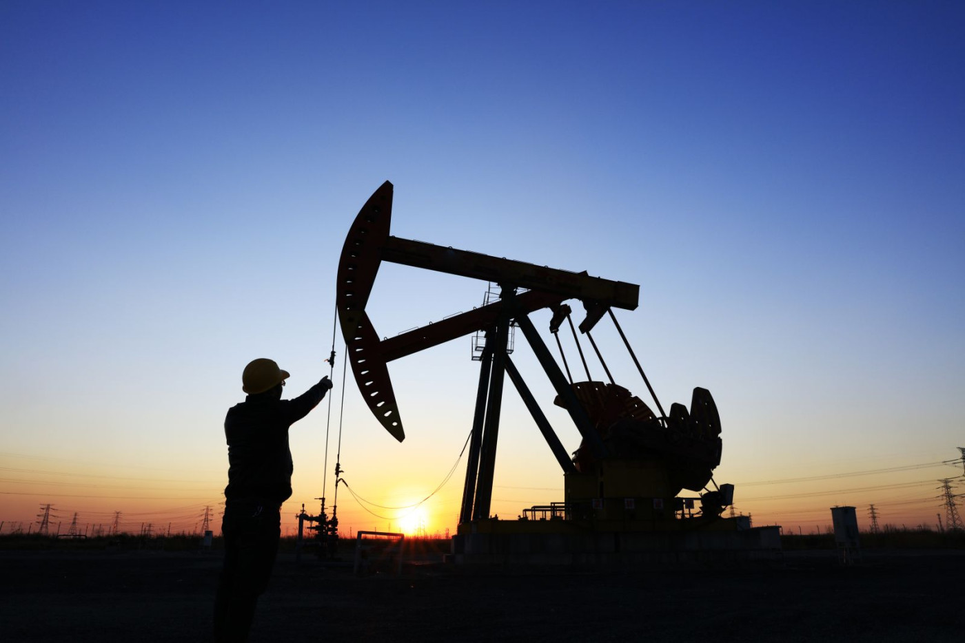 Crude Prices Slip on Dollar Strength