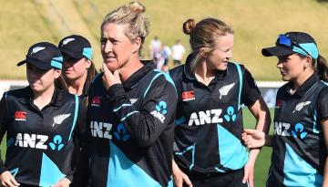 Cricket: White Ferns captain Sophie Devine injured out of Twenty 20 series finale against England