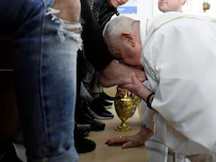 Pope Francis Washes Feet Of 12 Women Prisoners In Pre-Easter Ritual