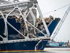 Workers Lift Out 200-Ton Chunk Of Collapsed Baltimore Bridge