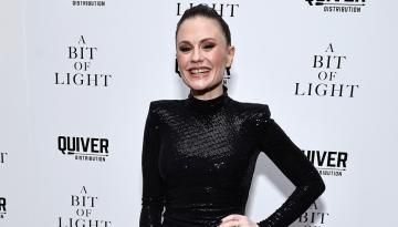 Anna Paquin walks red carpet with a cane, citing illness after two 'difficult' years