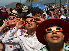 Google Searches About "Hurt Eyes" Spike In US After Solar Eclipse