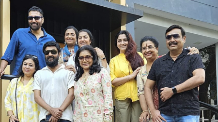 80s Tamil stars Suhasini, Khushbu Sundar, Mohan and Lissy come together for Tamil New Year, see photo