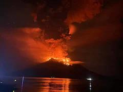 800 People Evacuated After Volcano Erupts In Indonesia