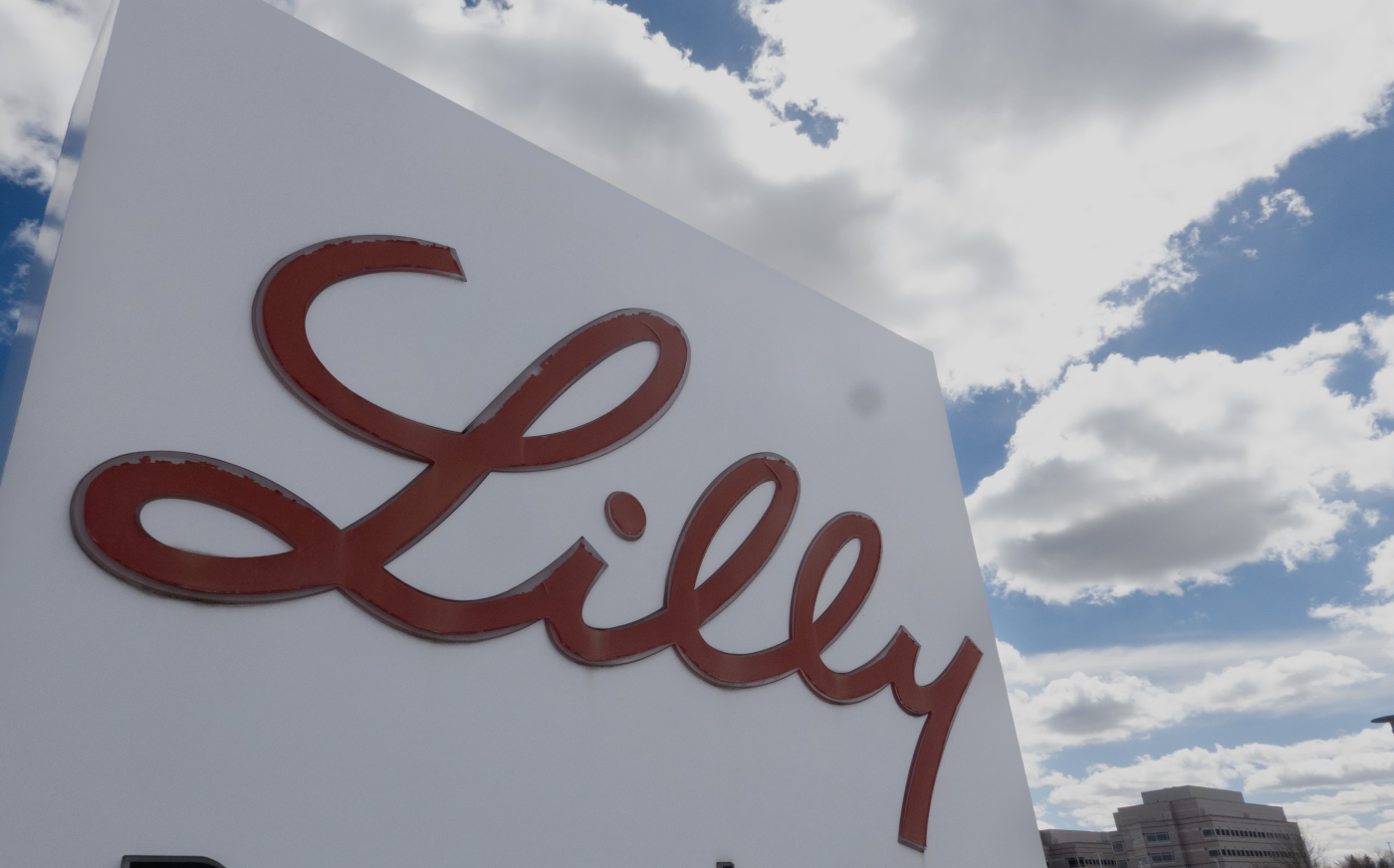 Stocks making the biggest premarket moves: Eli Lilly, Travelers, United Airlines, Alcoa and more