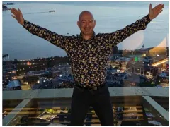 ''My Life Is Lavish Too'': German Electrician Quits Job To Become Professional Jeff Bezos Lookalike