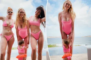 Rumer Willis and her 1-year-old daughter match with Scout and Tallulah Willis in pink bathing suits