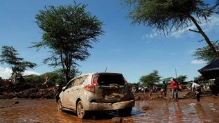 Floods kill at least 42 in central Kenya after dam bursts