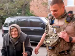 98-Year-Old Ukrainian Woman Walks 10 Km Under Shelling To Escape Russians