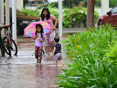 Schools, Offices Shut Across UAE Amid Heavy Rainfall