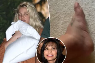 Britney Spears shows off bruised and swollen foot, blames mom Lynne for hotel drama