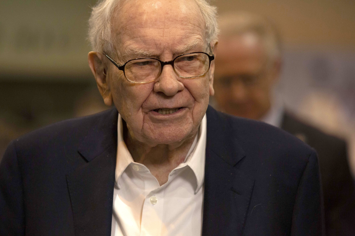 Warren Buffett's Berkshire Hathaway cut Apple investment by about 13% in the first quarter