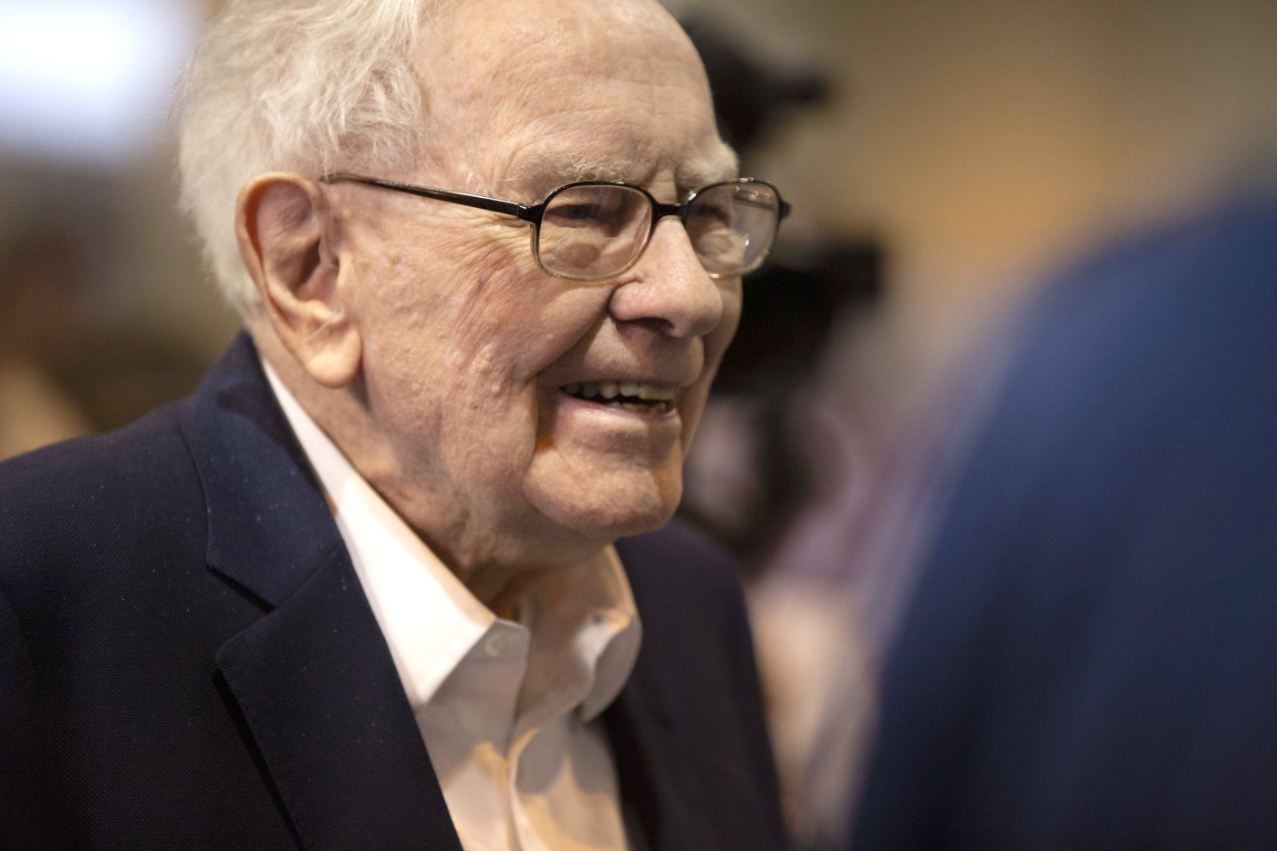 Warren Buffett says Berkshire Hathaway is looking at an investment in Canada