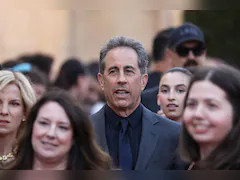 As Jerry Seinfeld Receives Honorary Degree at Duke, Students Walk Out in Protest