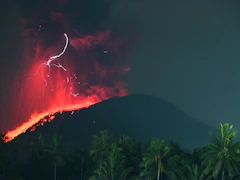 Indonesian Volcano Erupts, Spews Ash 5 Kilometers Into Sky