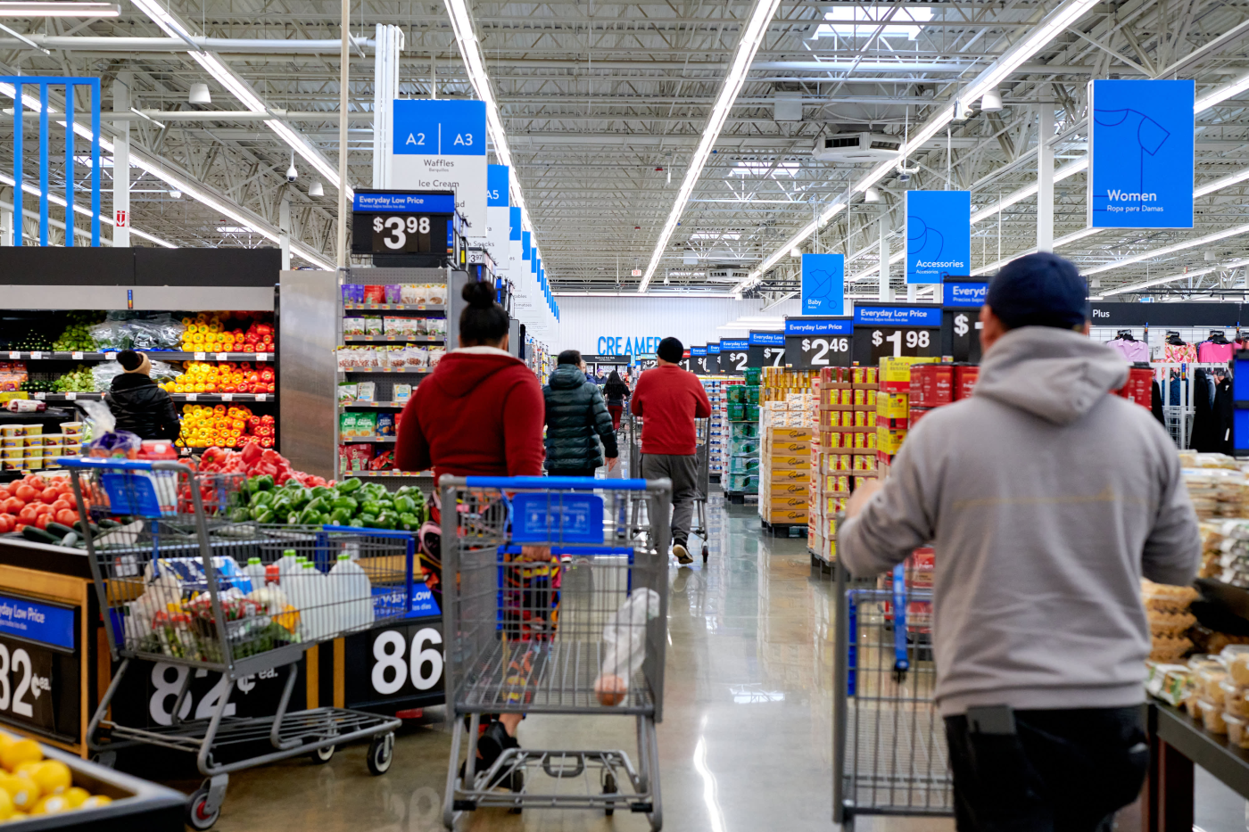 Affluent consumers are creating a ‘bubble’ at Walmart, warns retailer’s former U.S. CEO Bill Simon