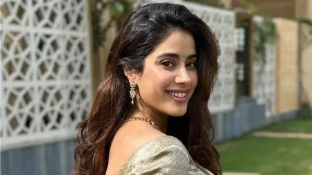 Janhvi Kapoor asked a boy to jump out her first floor window, was caught by dad Boney Kapoor: ‘That’s when he put the grill’