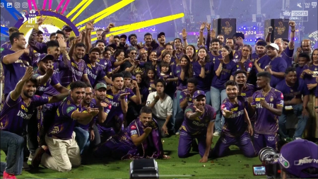 Watch: Shah Rukh Khan celebrates KKR’s trophy win with Harshit Rana’s trademark flying kiss