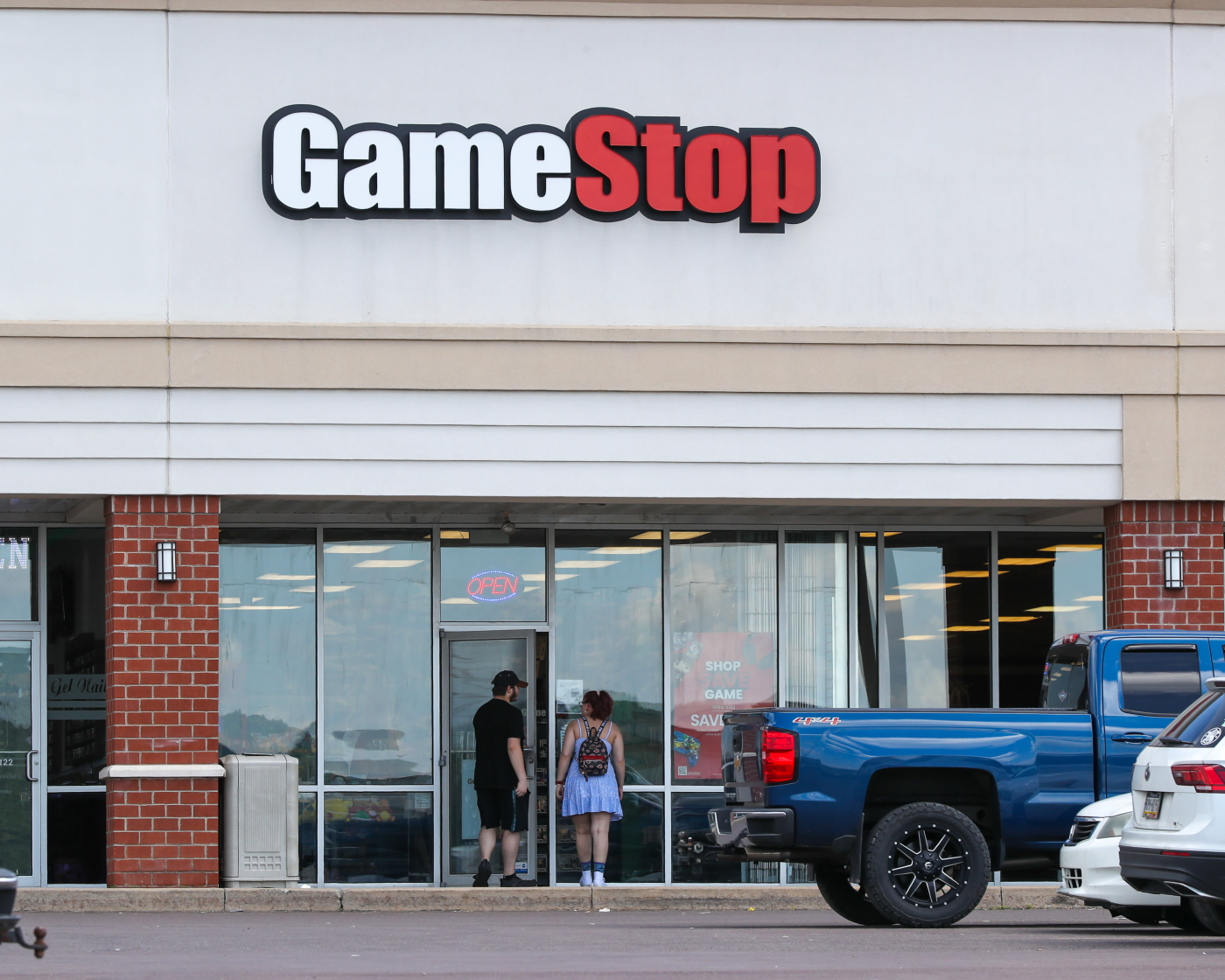 Stocks making the biggest moves midday: GameStop, U.S. Cellular, Nvidia, Norwegian Cruise Line and more