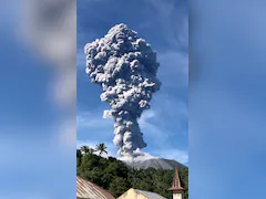 Indonesian Volcano Erupts Again, Sending Ash 7 Km Into Sky