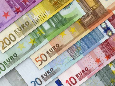 Euro extends gains to a three-month high on the rate gap prospects