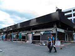 Bangkok Pet Market Catches Fire. Kills Hundreds Of Animals